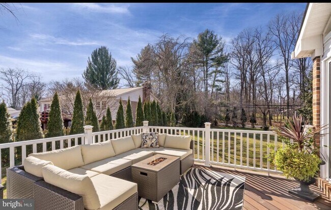 Building Photo - 11611 Vale Rd