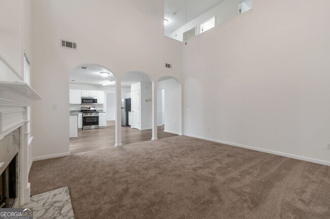 Building Photo - 1385 Pinebreeze Way