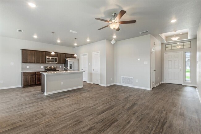 Building Photo - 7436 Garden Glen