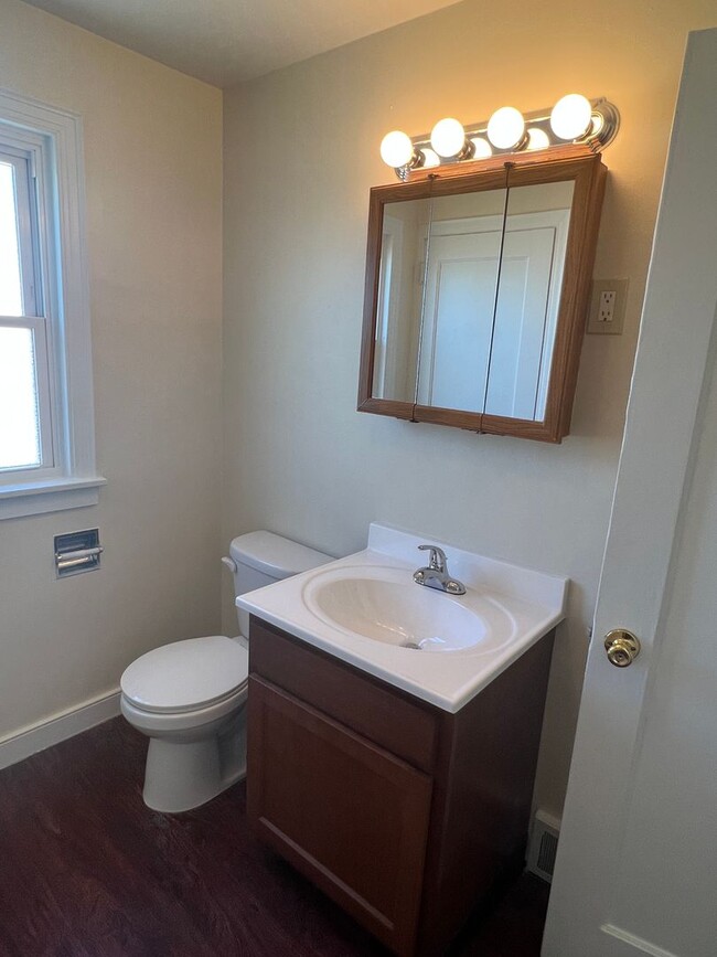 Building Photo - 625 Churchill Rd