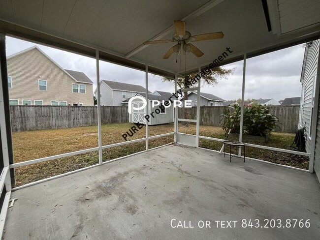 Building Photo - Beautiful 3 Bedroom 2 Bathroom One-Story P...