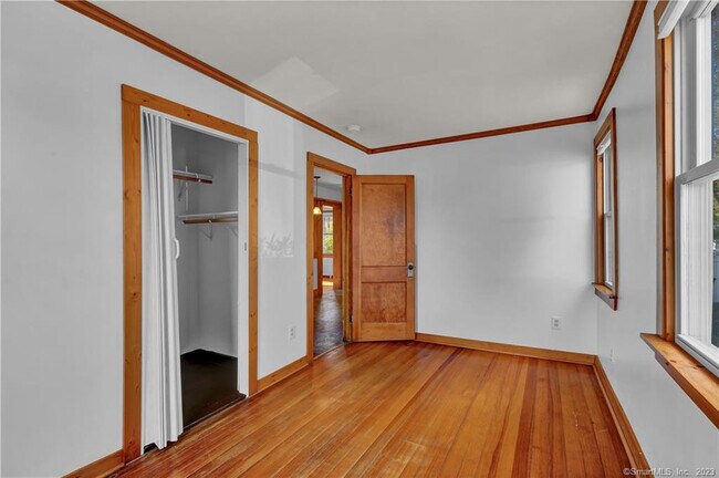 Building Photo - 18 Scitico St