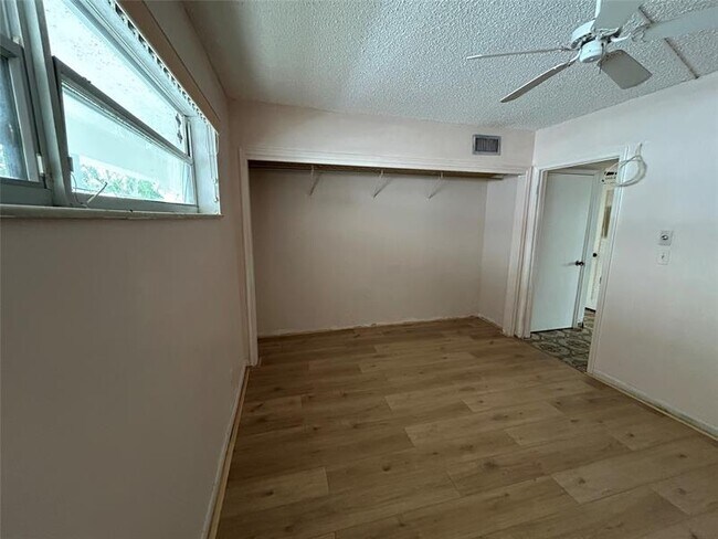 Building Photo - 3301 Spanish Moss Terrace