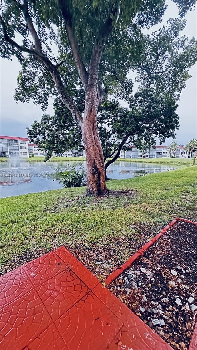 Building Photo - 8961 S Hollybrook Blvd