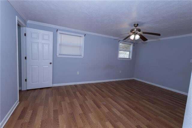 Building Photo - 3253 Reine Ave