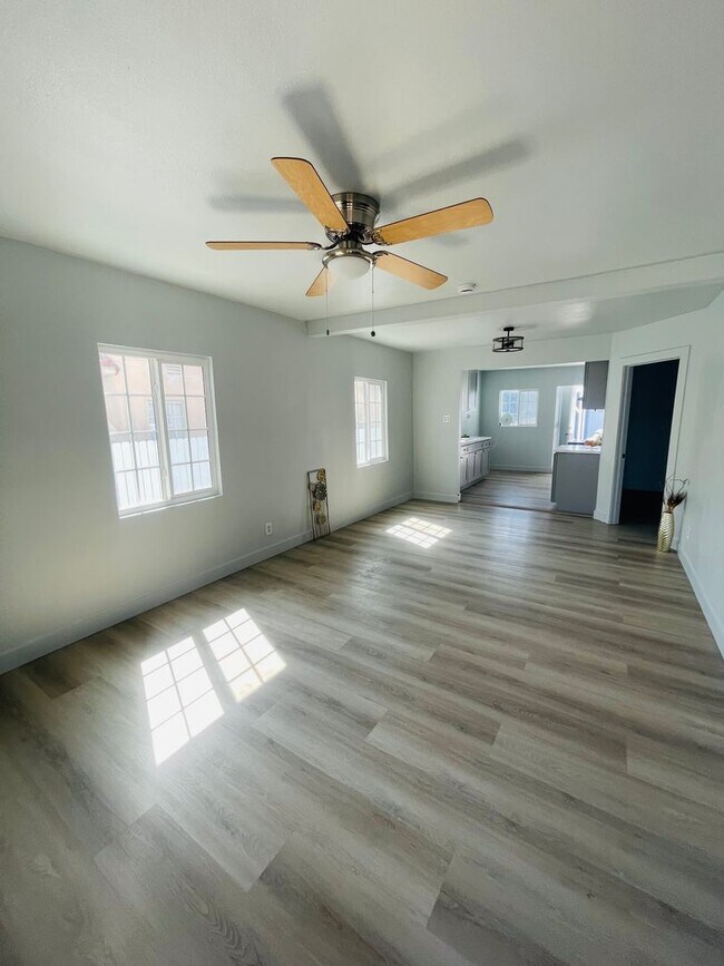 Building Photo - 3-bedroom, 2-bath home move-in ready
