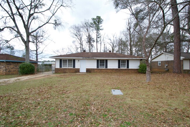 Primary Photo - Charming 3-Bedroom Home Near Downtown Opelika