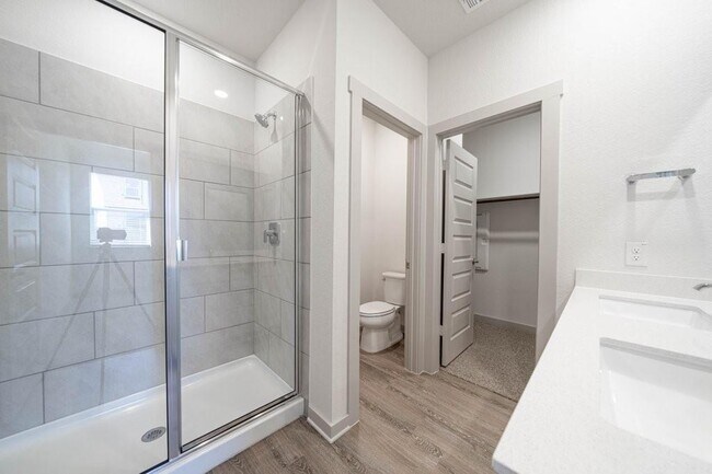 Building Photo - 225 New Hampton Wy