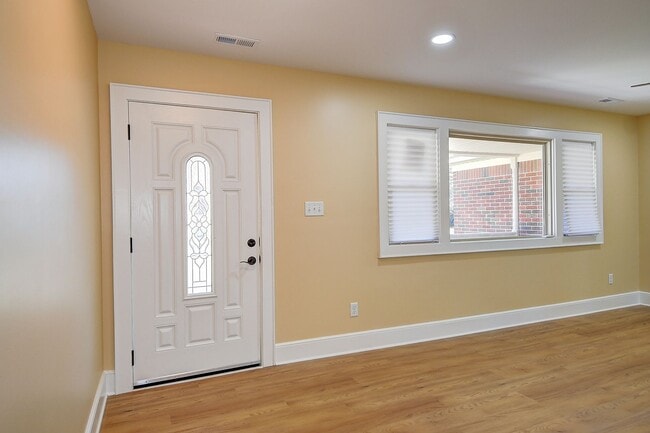 Building Photo - FOR RENT VIRGINIA BEACH