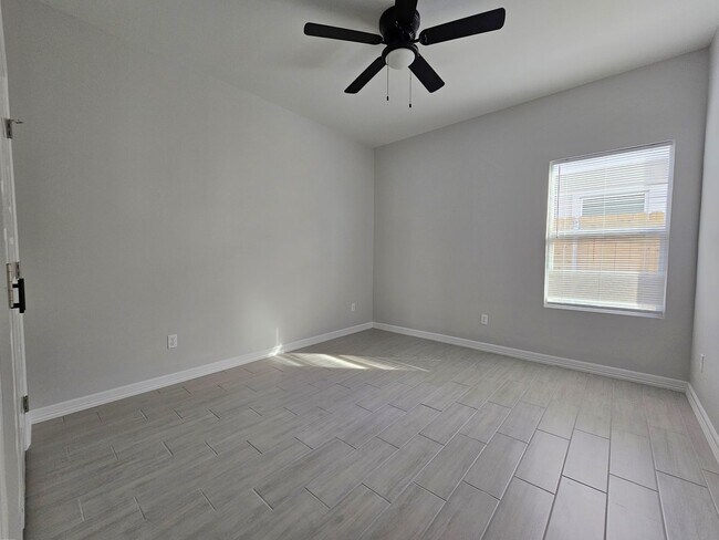 Building Photo - 1019 N Woodson Ave