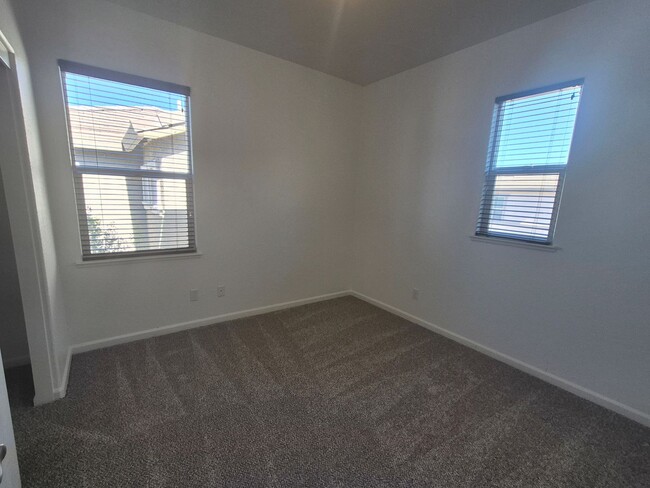 Building Photo - Spacious Four Bedroom, Three Bath Home in ...
