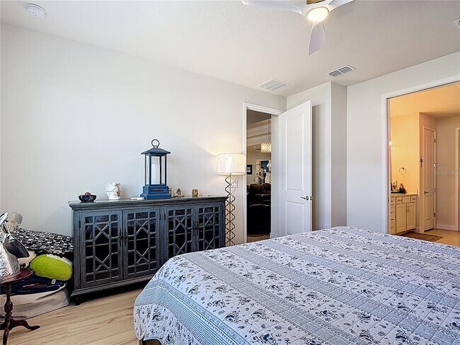 Building Photo - 6485 Shimmering Shrs Ln