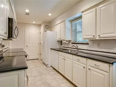 Building Photo - 1403 Ridgemoor Ln