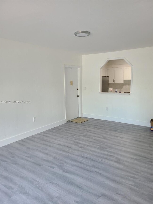 Building Photo - 13923 SW 90th Ave