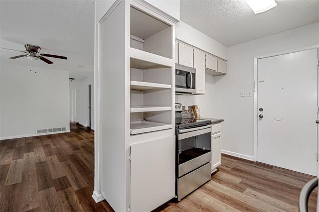 Building Photo - 207 Stefanie St