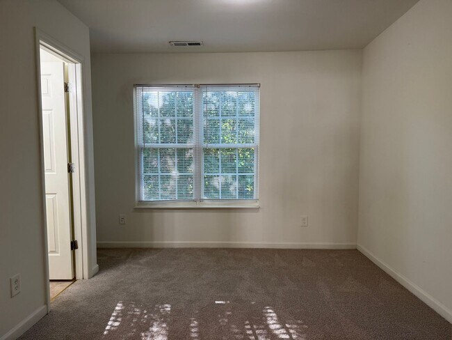 Building Photo - Amazing Location Near Downtown and NC Stat...