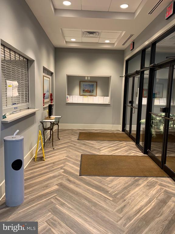 Building Photo - 5300 Holmes Run Pkwy