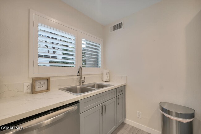 Building Photo - 4642 Park Granada Park