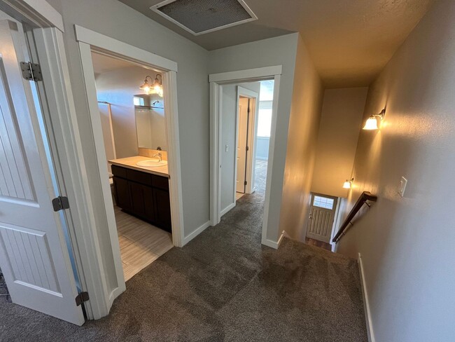 Building Photo - 63159 de Haviland St