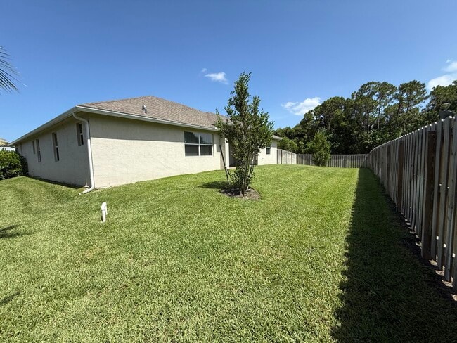 Building Photo - 293 SW Ridgecrest Dr