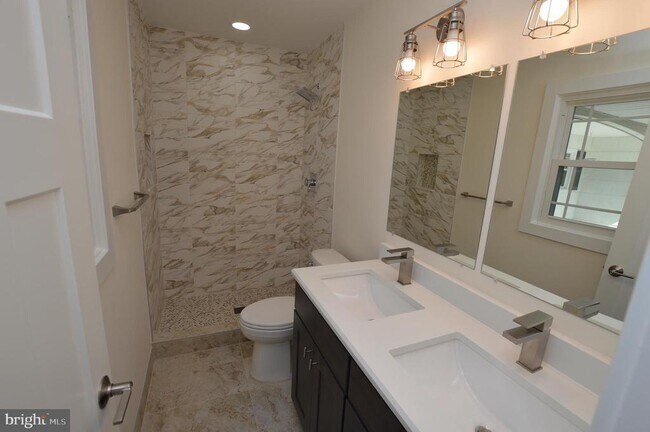 Building Photo - 12116 Whitehall Dr