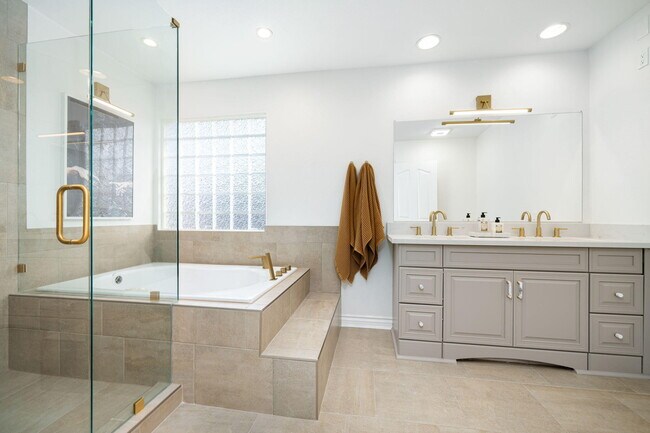 Building Photo - 53680 Avenida Montezuma