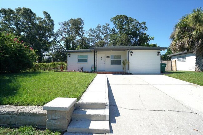 Primary Photo - 3106 W La Salle St