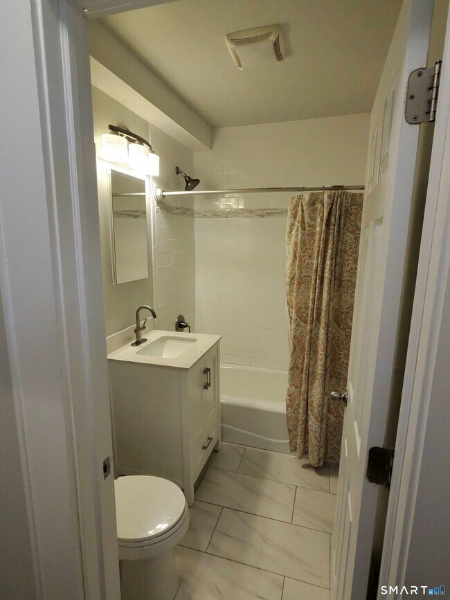 Building Photo - 258 Jennings Rd