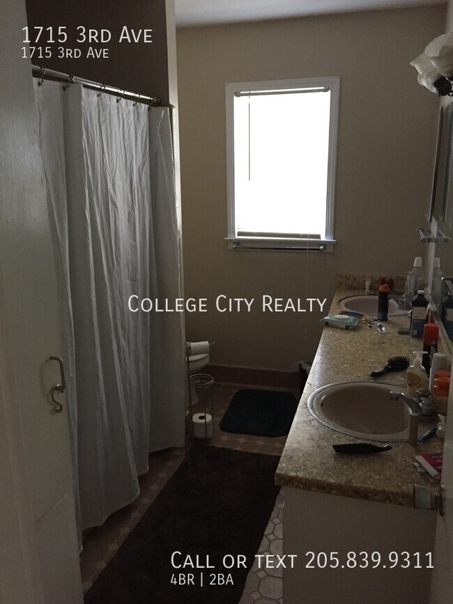 Building Photo - 1715 3rd Ave