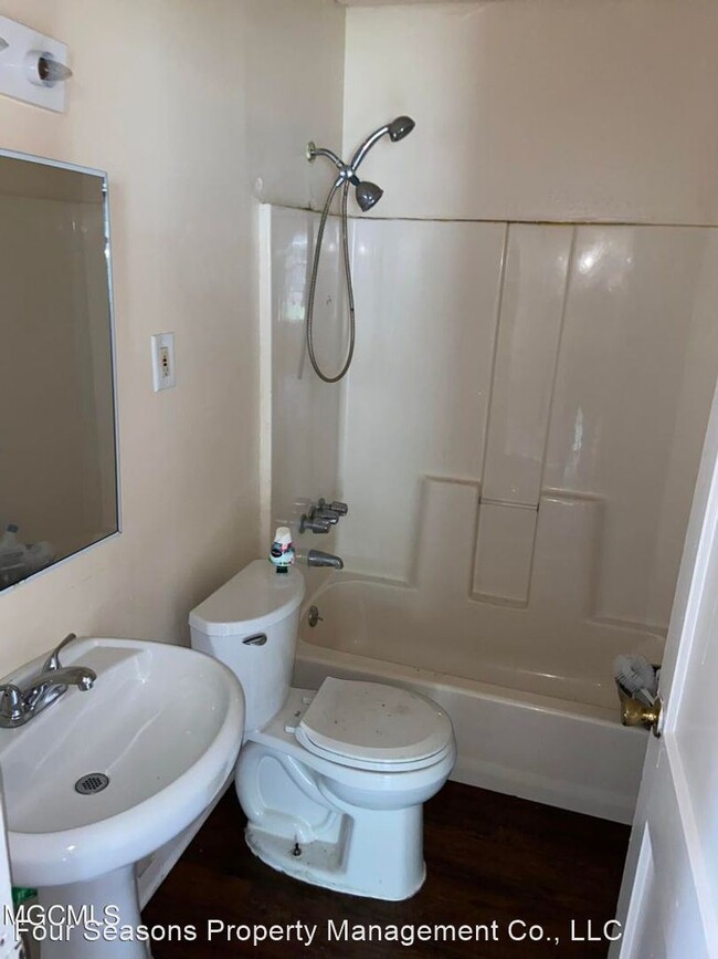 Building Photo - 3 br, 1 bath House - 1617 Gordon Avenue