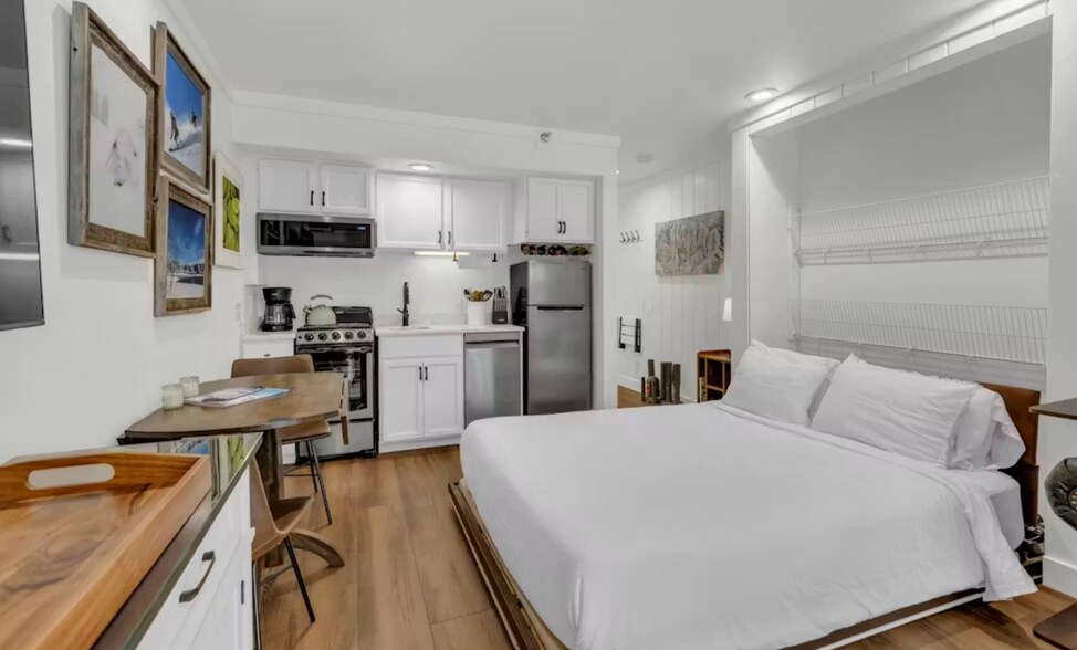 Building Photo - 1385 Lowell Ave