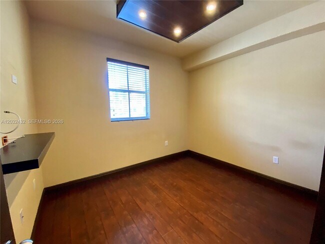 Building Photo - 8800 NW 107 Ct