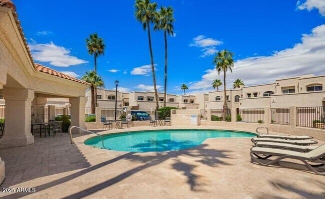 Building Photo - 1413 W Coral Reef Dr