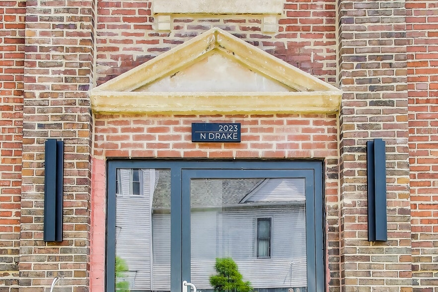 Building Photo - 2023 N Drake Ave