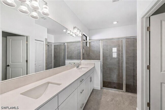 Building Photo - 18311 Ridgeline Dr