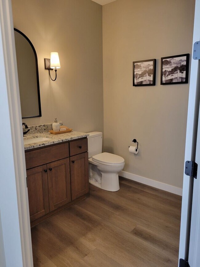Building Photo - Executive Luxury Rentals