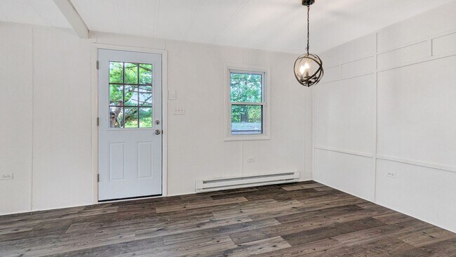 Building Photo - 3 bedroom (Entire House) in the Solitude Village section of High Bridge