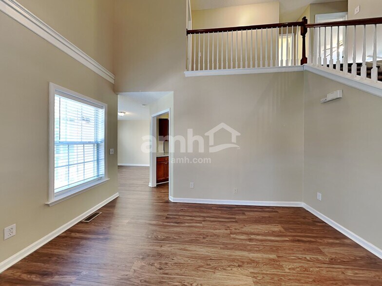 Building Photo - 4405 Moss Spring Dr