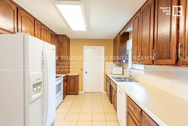 Building Photo - 1265 State Hwy 45