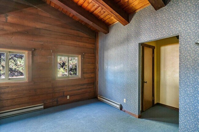 Building Photo - 6200 Pine Hollow Dr