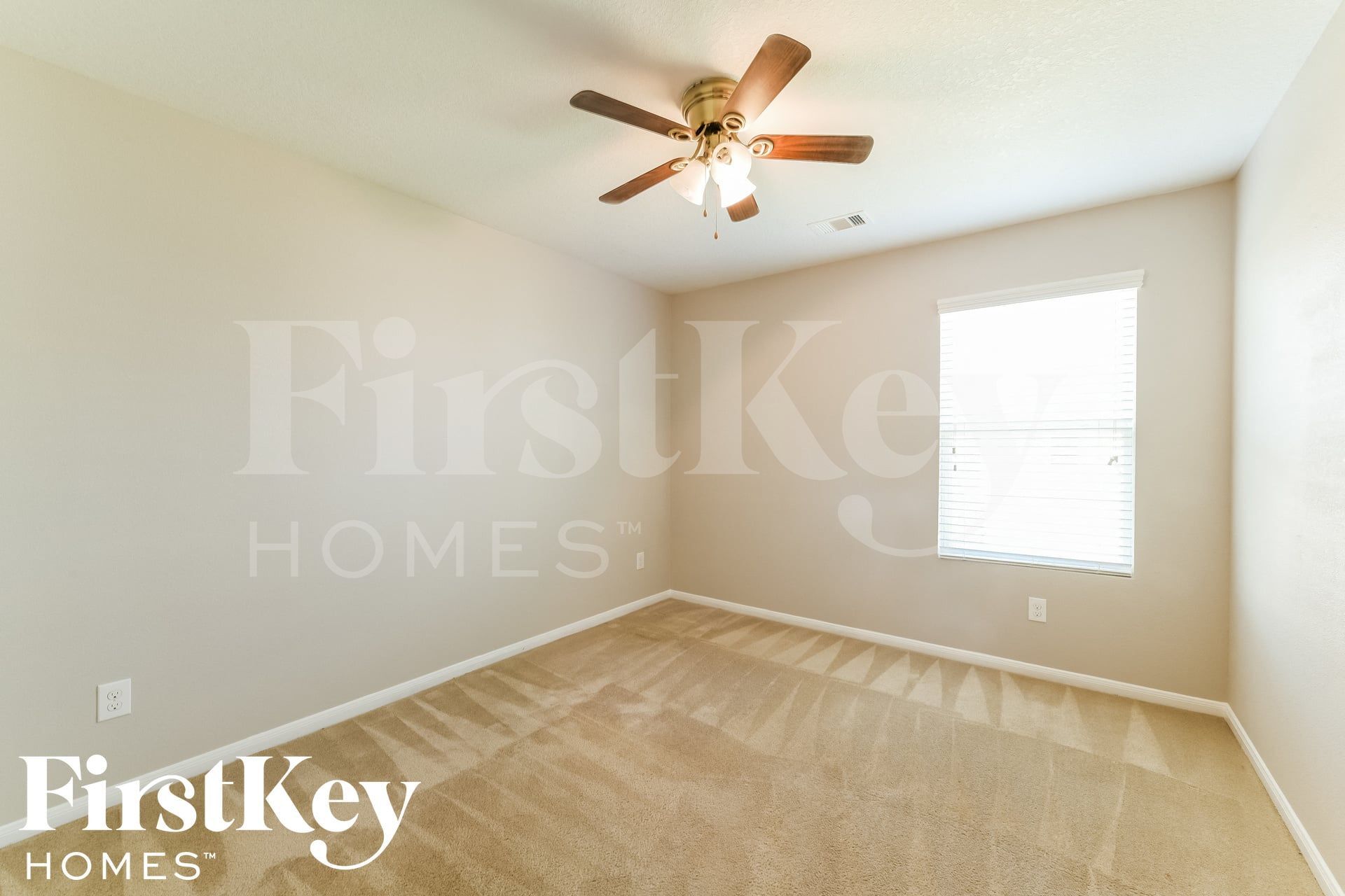 Building Photo - 9909 Hyacinth Way