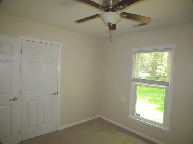 Building Photo - Pristine, 3 bedroom, 2 bath ranch style home located in Sardis Woods!