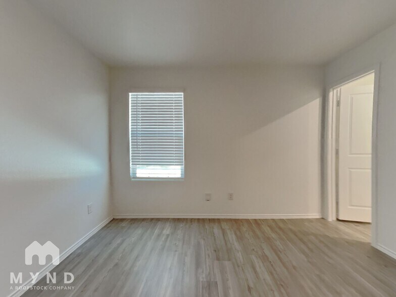 Building Photo - 14911 Greenfield Ml