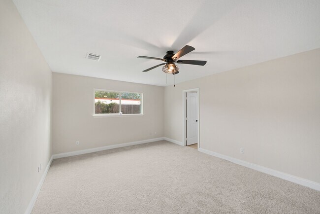 Building Photo - 15034 Rose Valley Dr