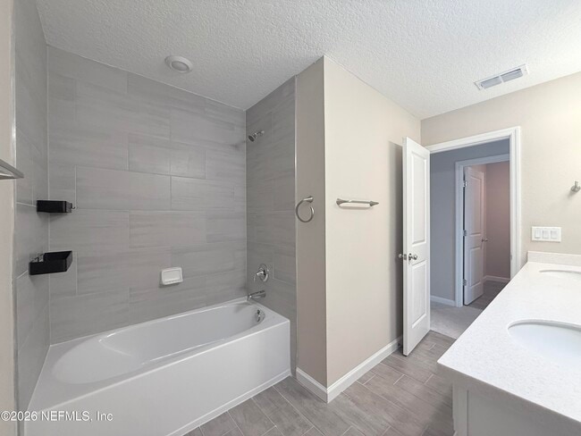 Building Photo - 12835 Josslyn Ln
