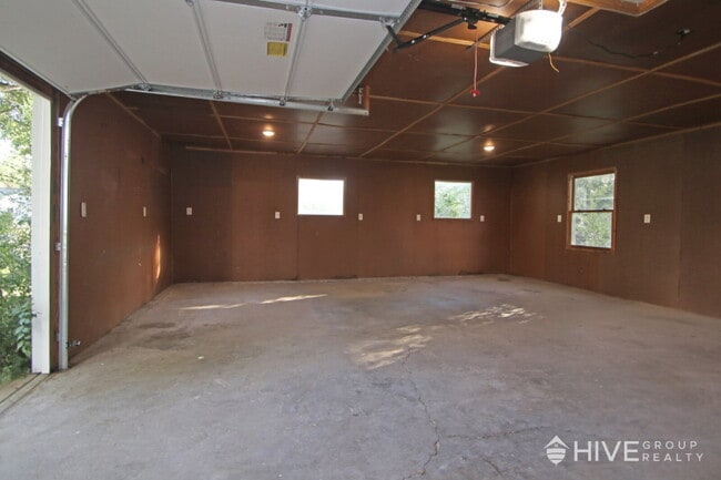 Building Photo - Fully Remodeled Home with Detached Garage ...