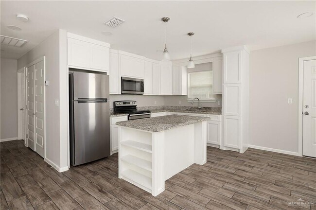 Building Photo - 12 Alta Vista Dr