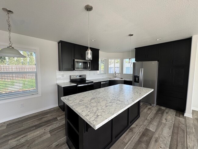 Building Photo - 2819 Sylvia St