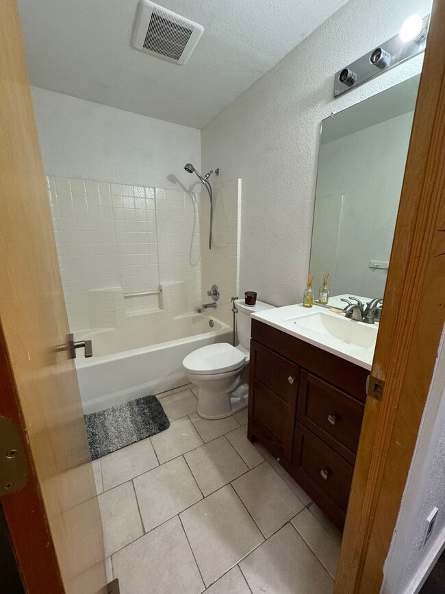 Building Photo - Stunning Home Near Waneka Lake with Modern Upgrades