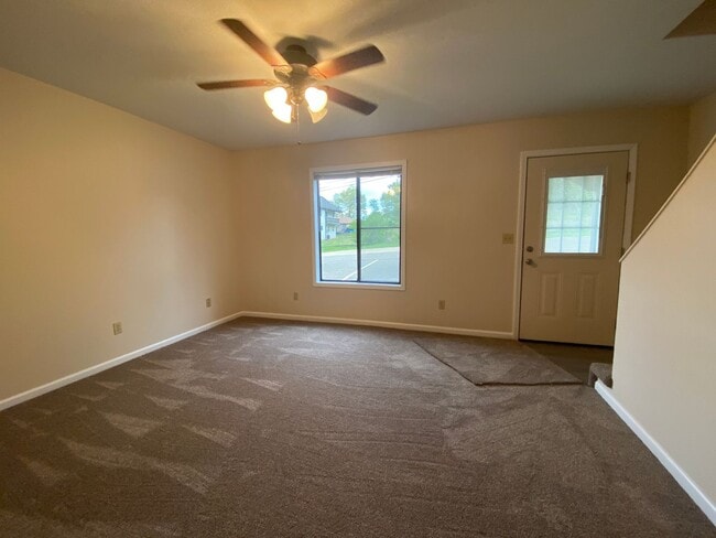 Building Photo - 200 Vickie Lynn Ln